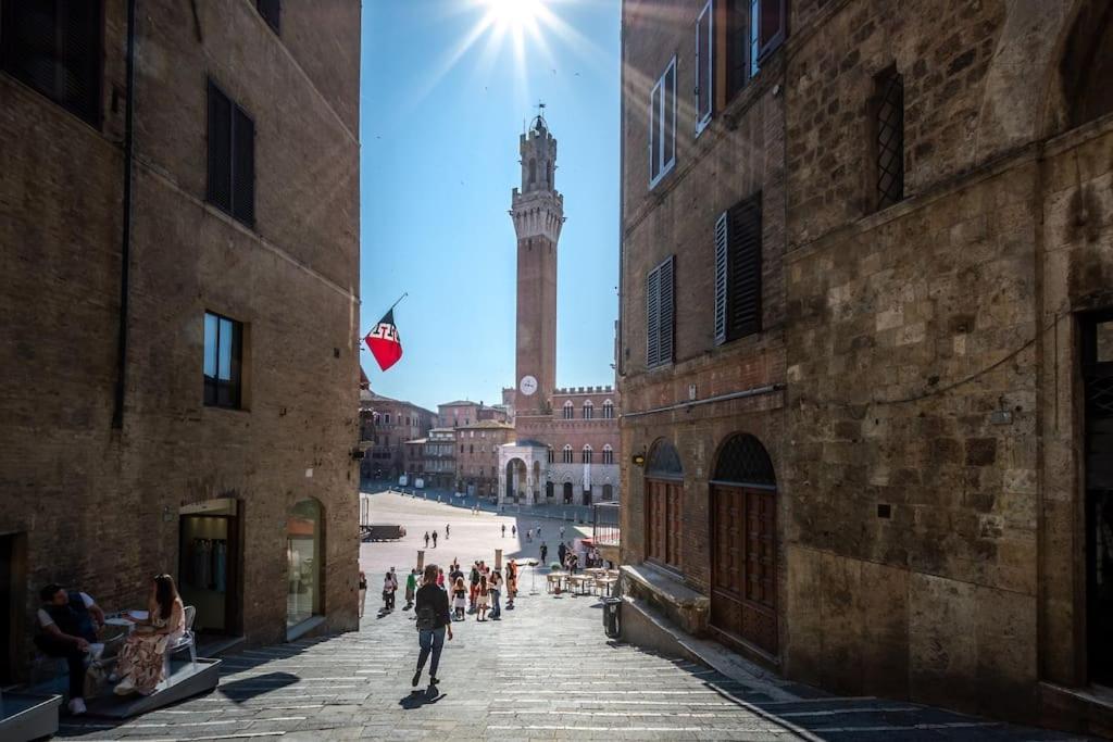 Mimosa- Loft Elegante Con Terrazza Nel Centro Di Siena Daire Dış mekan fotoğraf
