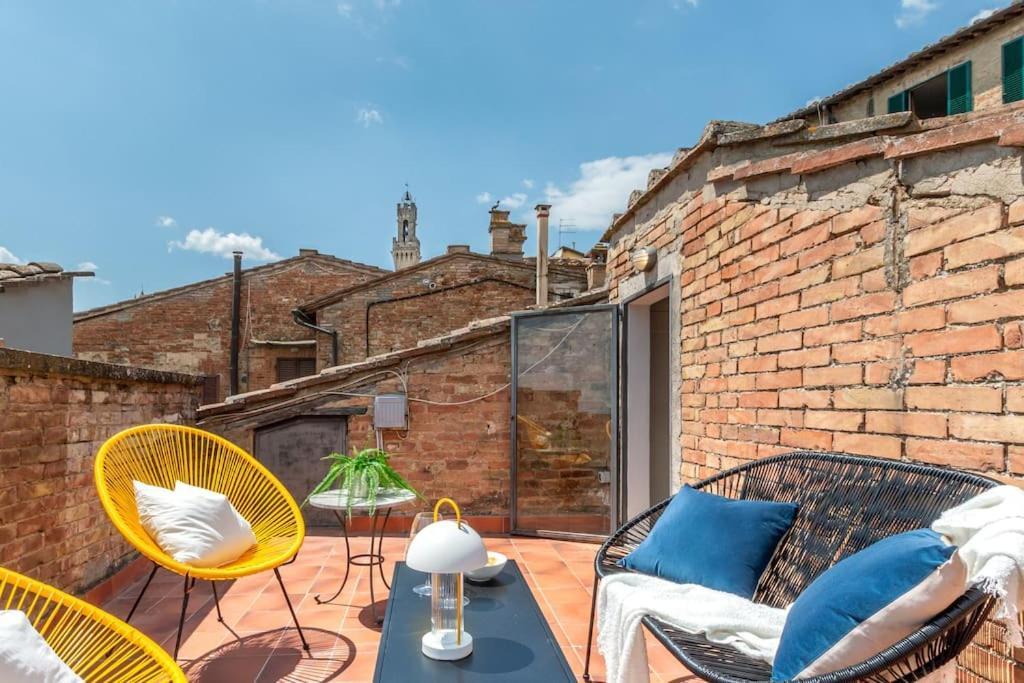 Mimosa- Loft Elegante Con Terrazza Nel Centro Di Siena Daire Dış mekan fotoğraf